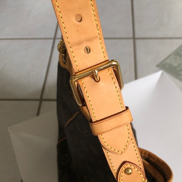 Louis Vuitton Galleria PM Monogram Shoulder Bag - Picture 14 of 14